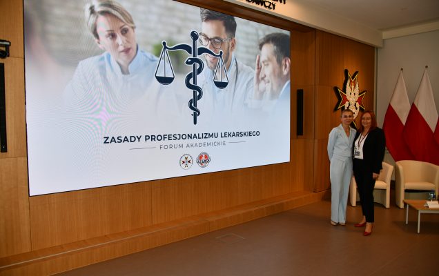 Małgorzata Złotkowska, kierownik Biura Dyrektora WIM-PIB, główny specjalista ds. komunikacji wewnętrznej i Katarzyna Adamska.