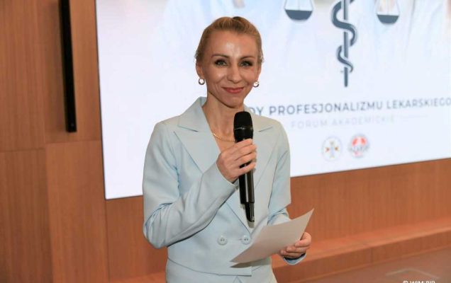 Konferencję prowadzi Małgorzata Złotkowska, kierownik Biura Dyrektora WIM-PIB, główny specjalista ds. komunikacji wewnętrznej.