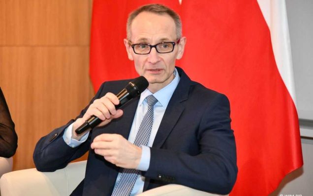 Grzegorz Gielerak w panelu dyskusyjnym konferencji.