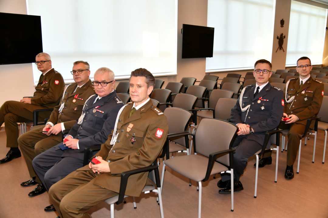 Aula Wojskowego Instytutu Medycznego. Odznaczeni pracownicy WIM.