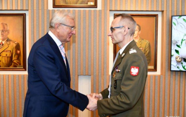 Dyrektor WIM Grzegorz Gielerak podczas spotkania wielkanocnego.