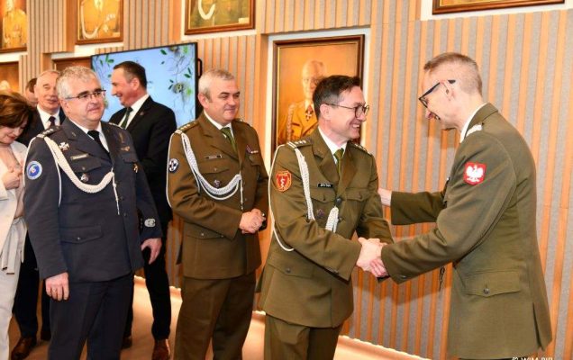 Dyrektor WIM Grzegorz Gielerak podczas spotkania wielkanocnego.