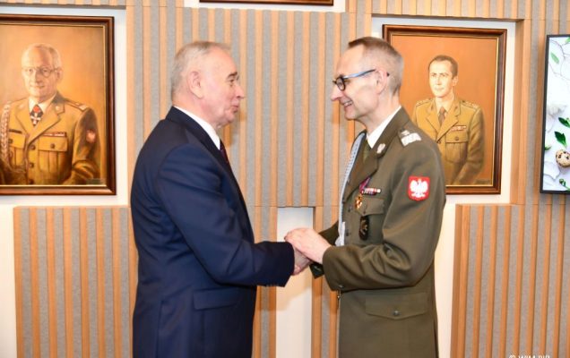 Dyrektor WIM Grzegorz Gielerak podczas spotkania wielkanocnego.