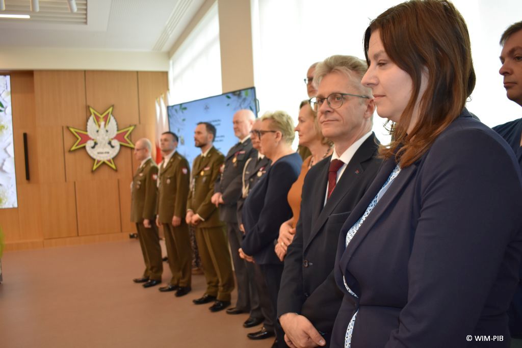 Pracownicy i goście WIM-PIB podczas spotkania wielkanocnego.