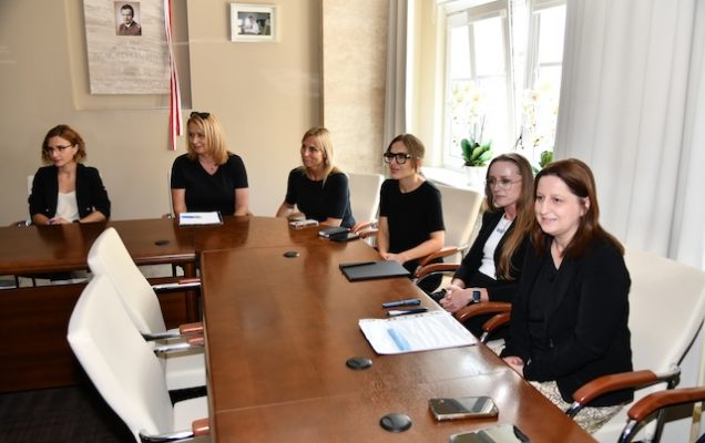 Wizyta studyjna delegacji 5. Wojskowego Szpitala Klinicznego w Krakowie w WIM-PIB