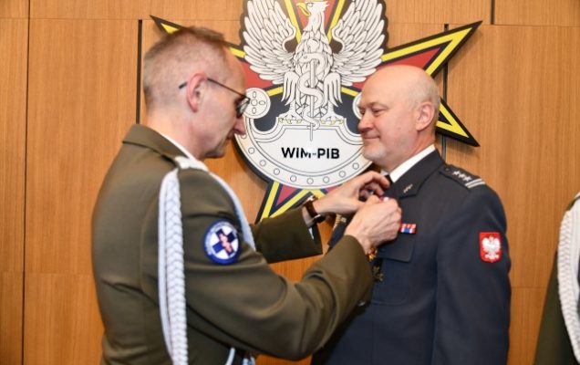 Uroczyste wręczenia medali z okazji Dnia Wojska Polskiego