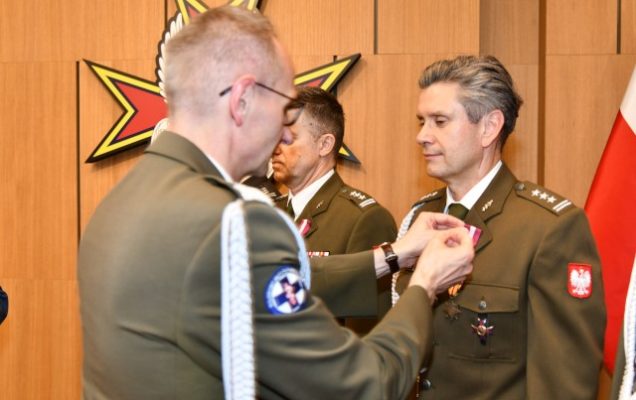 Uroczyste wręczenia medali z okazji Dnia Wojska Polskiego