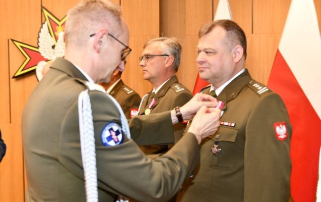 Uroczyste wręczenia medali z okazji Dnia Wojska Polskiego