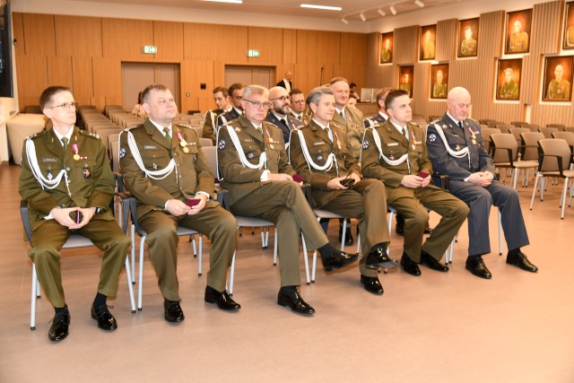 Uroczyste wręczenia medali z okazji Dnia Wojska Polskiego