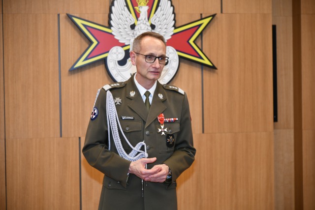 Uroczyste wręczenia medali z okazji Dnia Wojska Polskiego