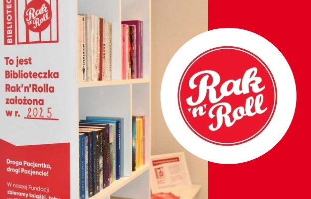 Szafka z książkami oklejona logo Biblioteczka Rak and rolla, obok w kółku logo Fundacji Rak and roll.