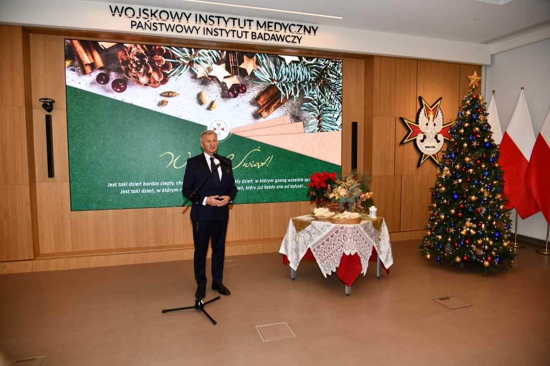 Podsekretarz Stanu w Ministerstwie Obrony Narodowej, Pan Stanisław Wziątek przemawia na auli WIM.