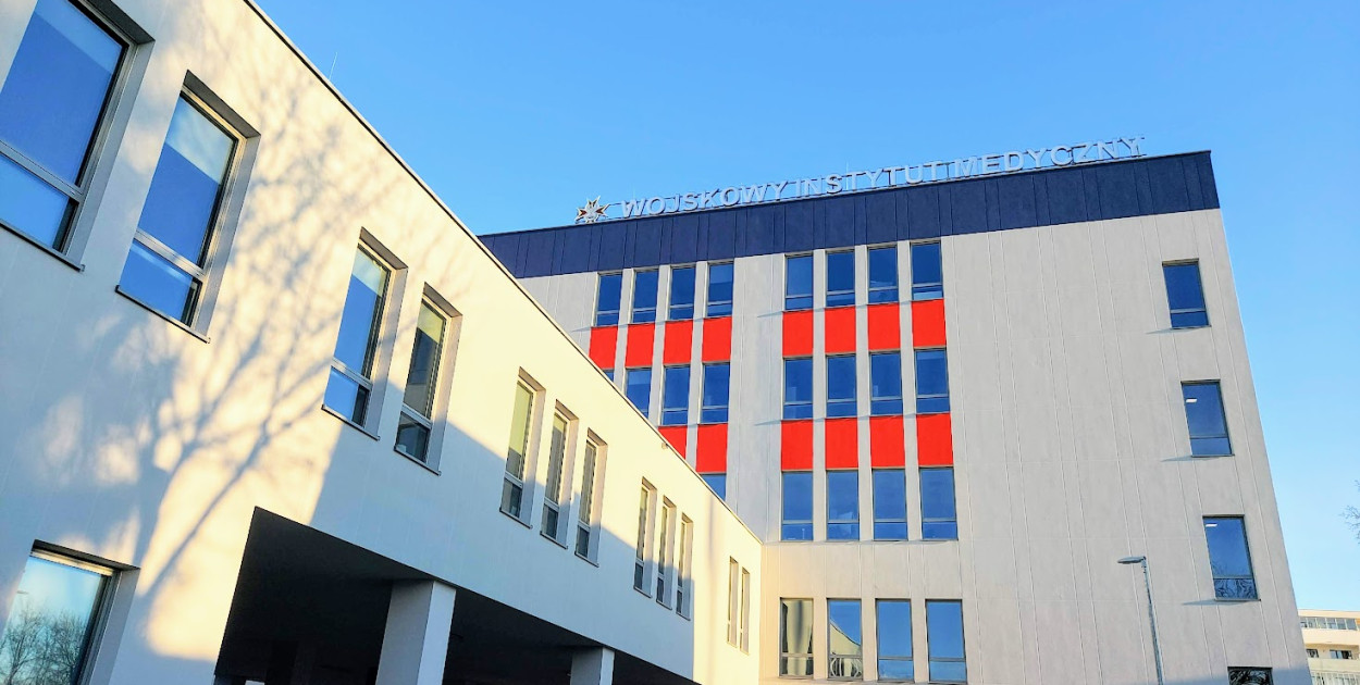 Budynek Wojskowego Instytutu Medycznego w Warszawie.