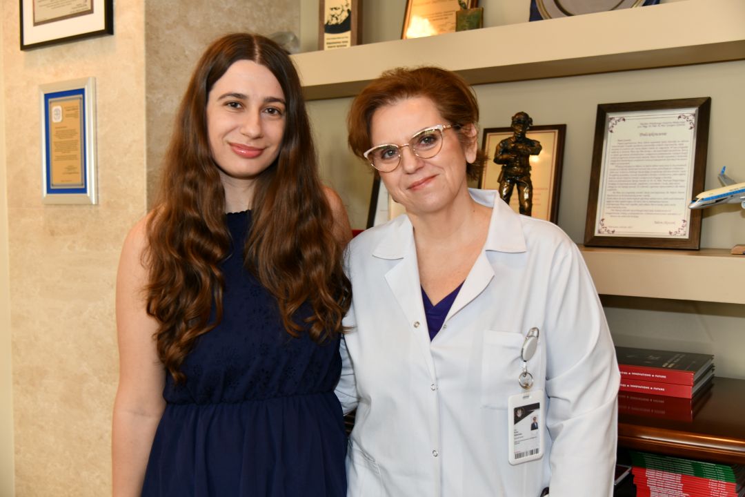 Dominika Jaskóła-Polkowska z pracowniczką WIM.