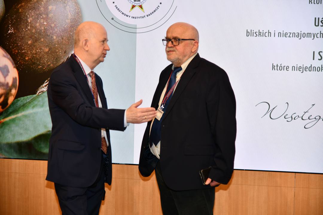 Składanie życzeń. Pracownicy WIM.