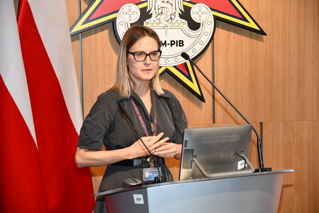 Urszula Górska prowadzi Konferencję przy mównicy